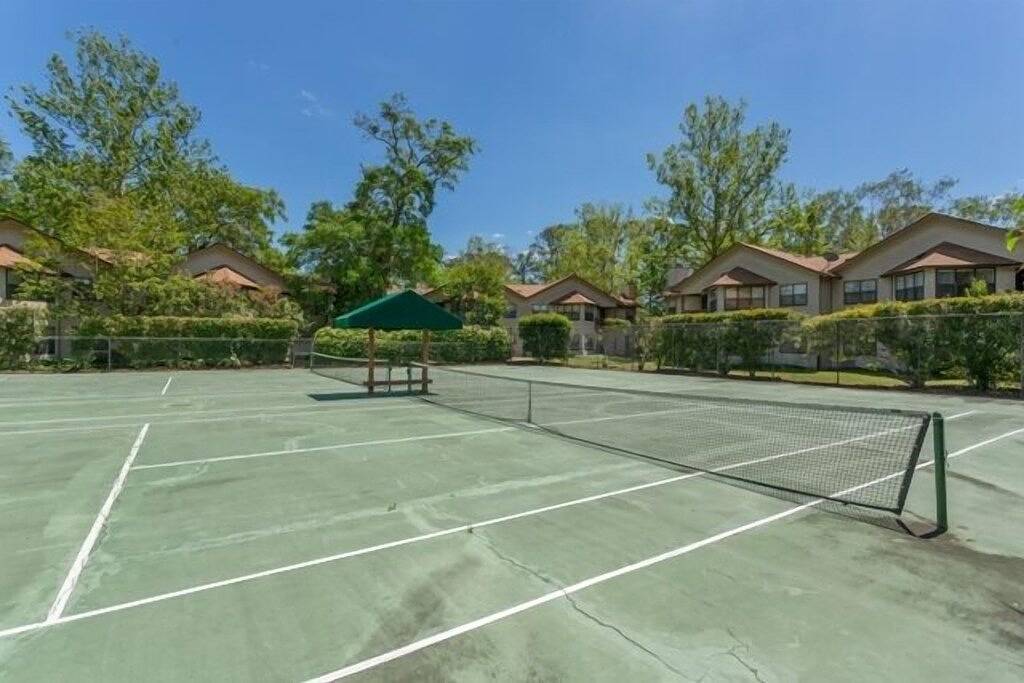 Ganze Wohnung, 2br/2ba Walk to pier/village area. 1/2 mile to beach in St. Simons Island, Glynn County