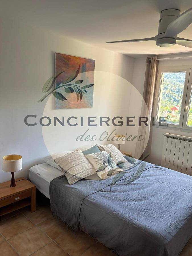 Location de vacances pour 11 personnes, avec terrasse et piscine à Belgentier - 4