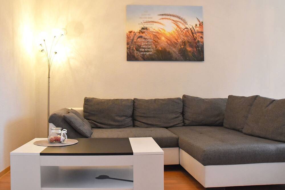 Ganze Wohnung, Gästewohnung Platanenstrasse 1/ Zi. 138 - Guwo Gästewohnung Platanenstraße 1 in Guben, Cottbus und Umgebung