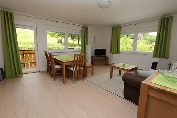 Ferienwohnung für 4 Personen, mit Balkon und Garten sowie Ausblick in Brensbach