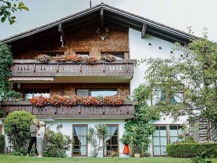 Ferienhaus für 4 Personen, mit Terrasse und Garten sowie Sauna in Rettenberg