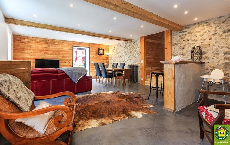 Gîte pour 6 personnes, avec Terrasse et Jardin ainsi que Sauna et Vue à Orcival (Puy-de-Dôme)