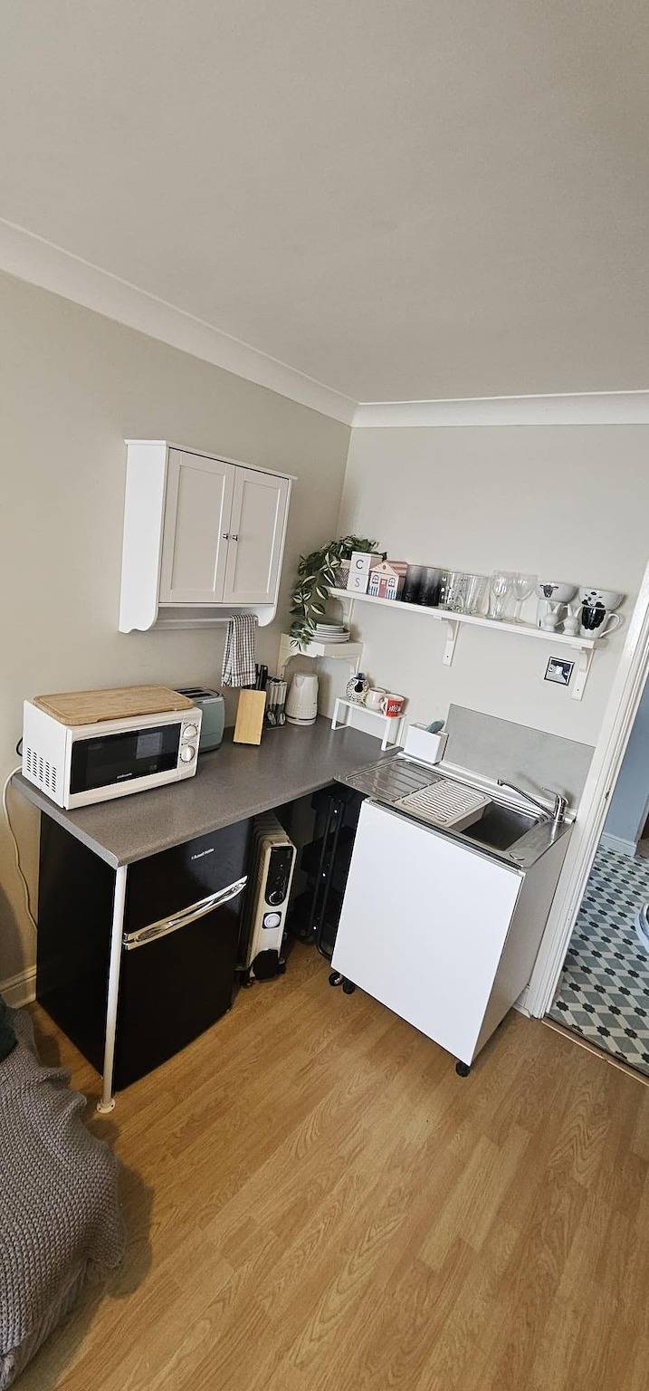 Ganzes Studio, Studio Apartment Sleeps 4 with Parking in Cardiff, Cardiff und Umgebung
