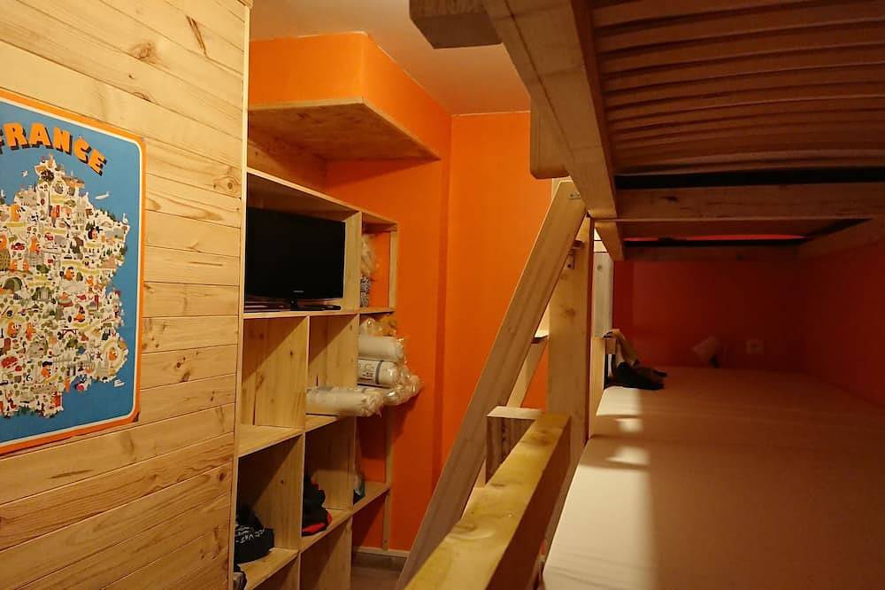 Entire apartment, Grand et Confortable Hébergement aux Portes du Parc National des Pyrénées in Station d'Artouste, Laruns