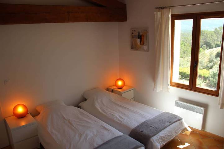 Charming Villa (10 Pers) Mit Schwimmbad - Aussergewöhnlicher Blick in Besse-sur-Issole, Brignoles Region