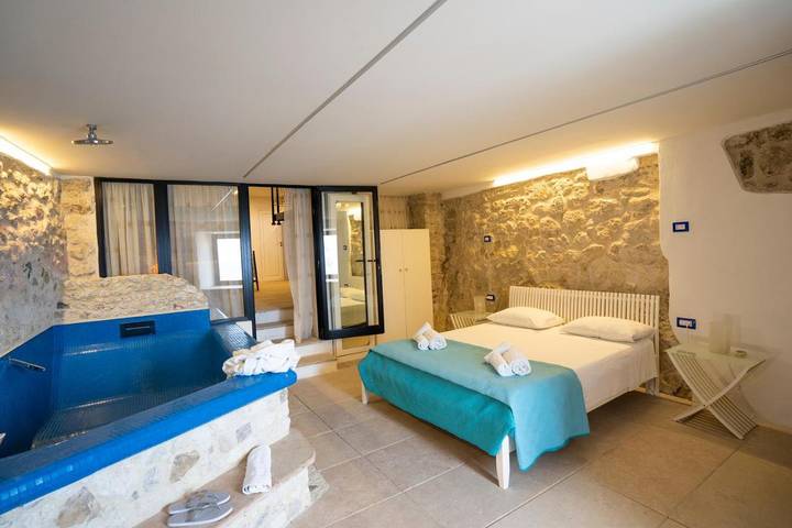 Location de vacances pour 4 personnes, avec jacuzzi à Tropea