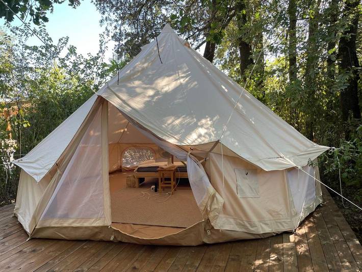 Camping für 4 Personen, mit Whirlpool und Terrasse sowie Garten und Pool in Marche - 2