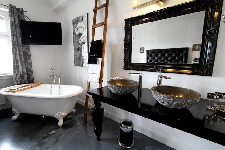 Hôtel pour 3 personnes, avec terrasse et jardin