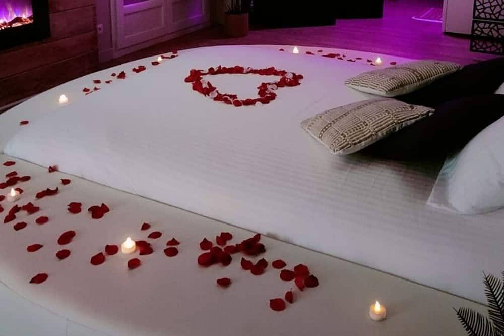Romantic gite with Spa and starry sky La Maison du Bonheur in Saint-Germer-de-Fly, Río Oise