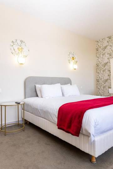 Hôtel pour 3 personnes, avec terrasse ainsi que jardin et vue, animaux acceptés dans Vallons-de-l'Erdre