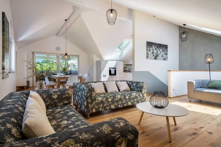 Ferienwohnung für 6 Personen, mit Seeblick und Garten in Bayern