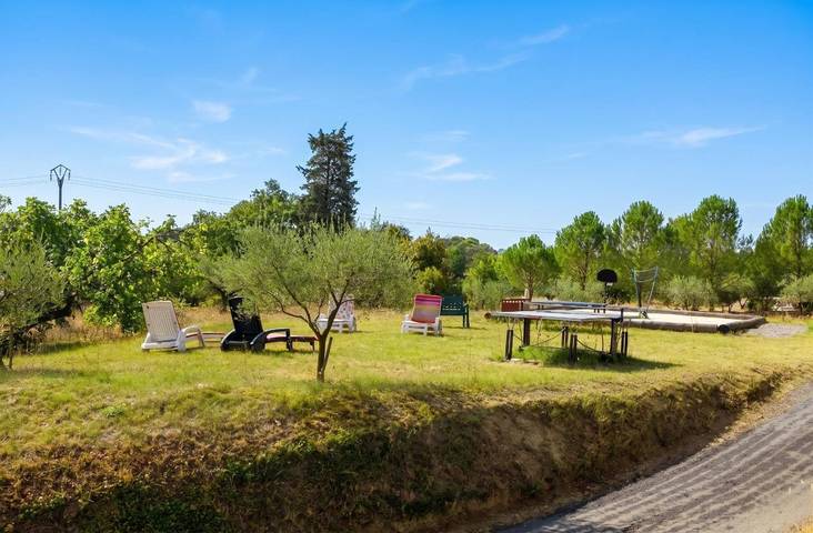Location de vacances pour 3 personnes, avec Balcon et Terrasse ainsi que Jardin et Piscine à Cardet - 4