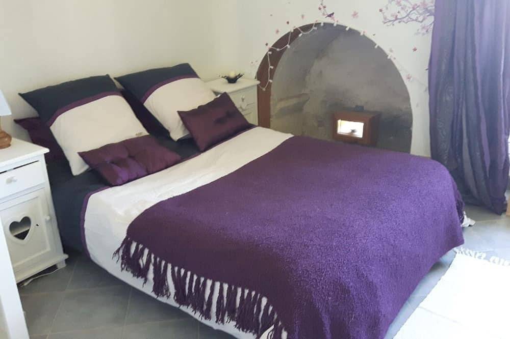 Grande girondine in the heart of the montaigne and gurson vineyards in Périgord Pourpre