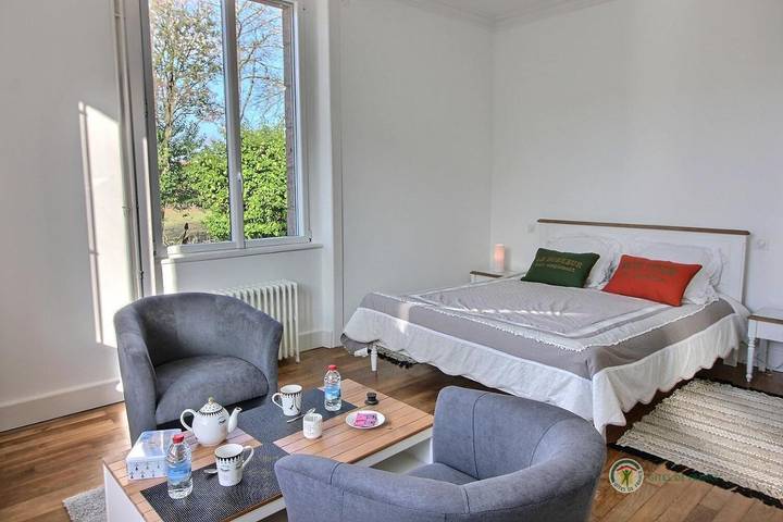 Chambre d’hôte pour 2 personnes, avec jardin ainsi que vue et terrasse à Tonquédec - 2