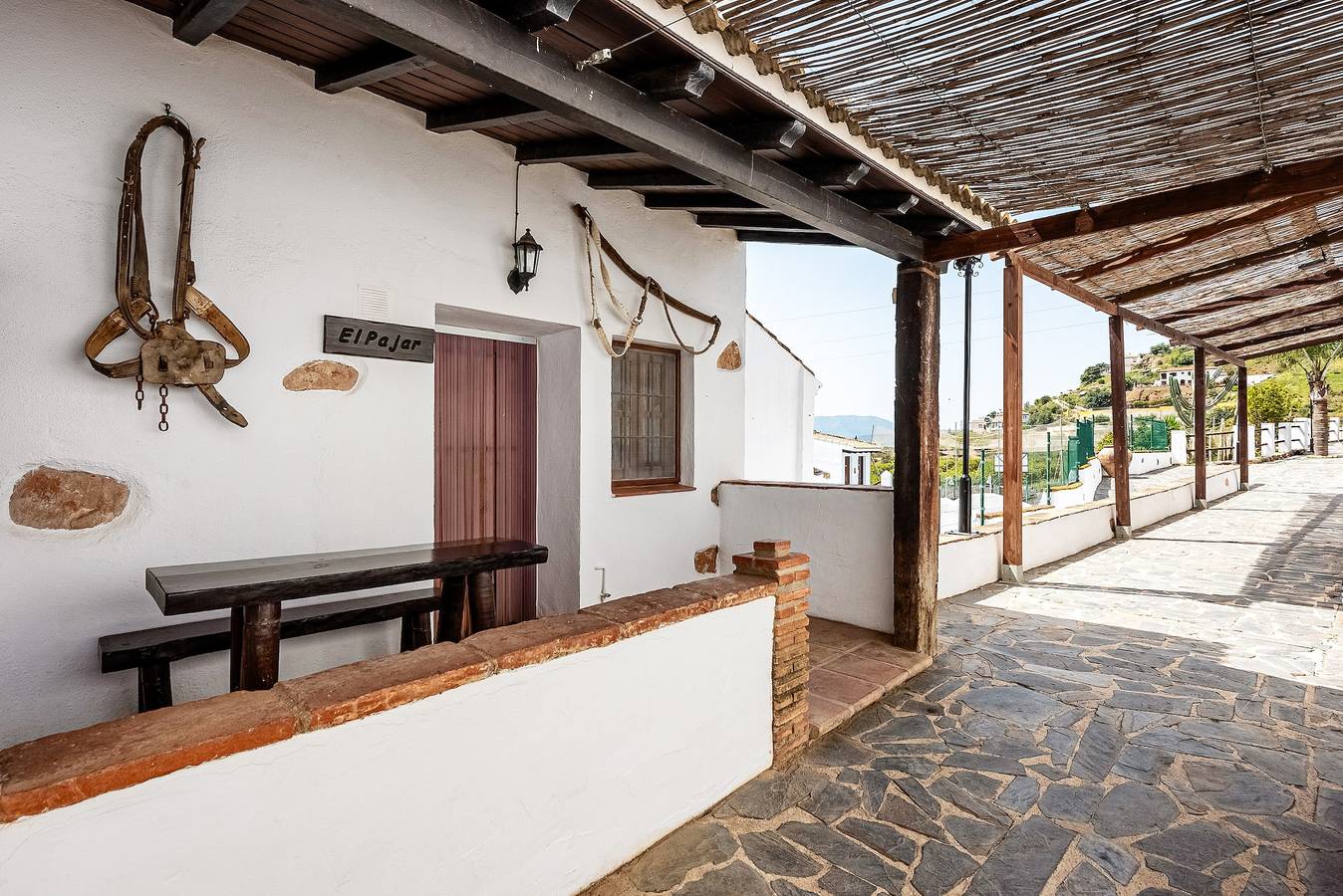 Casa rural 'El Pajar' con vistas al lago, piscina compartida y Wi-Fi in Campanillas, Almogía
