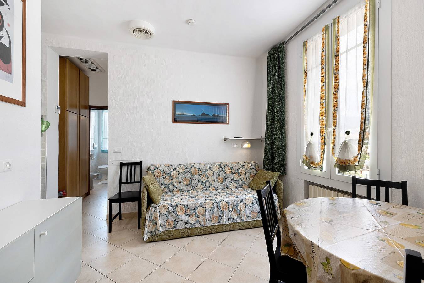 Appartement entier, Appartement de vacances "Numero 10" avec vue sur la mer, balcon et Wi-Fi in Pietra Ligure, Commune de Pietra Ligure