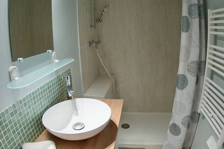 Appartement entier, Cottage de Sam, retraite provençale paisible, à quelques minutes de l'abbaye célèbre du Thoronet. in Le Thoronet, Région de Draguignan
