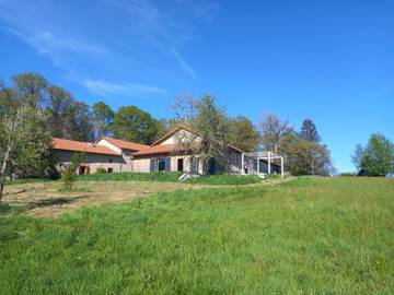 Gîte pour 4 personnes, avec vue et jardin à Chéronnac