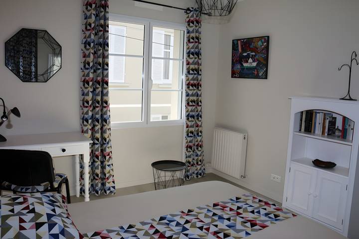 Suite de deux chambres avec salle d'eau privative - suite de 2 chambres in Nantes, Région de Nantes