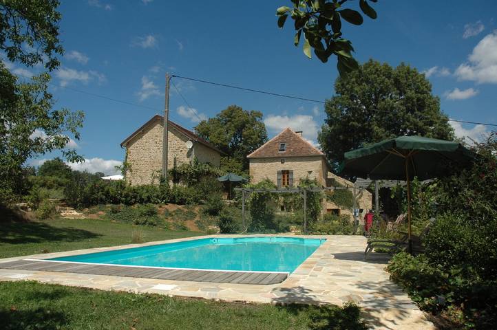 Gîte pour 2 personnes, avec piscine, animaux acceptés