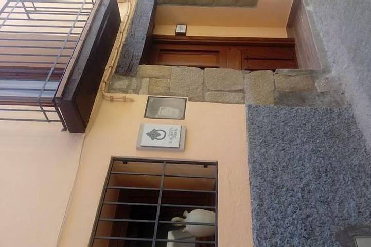 Casa rural para 4 personas, con balcón - 1