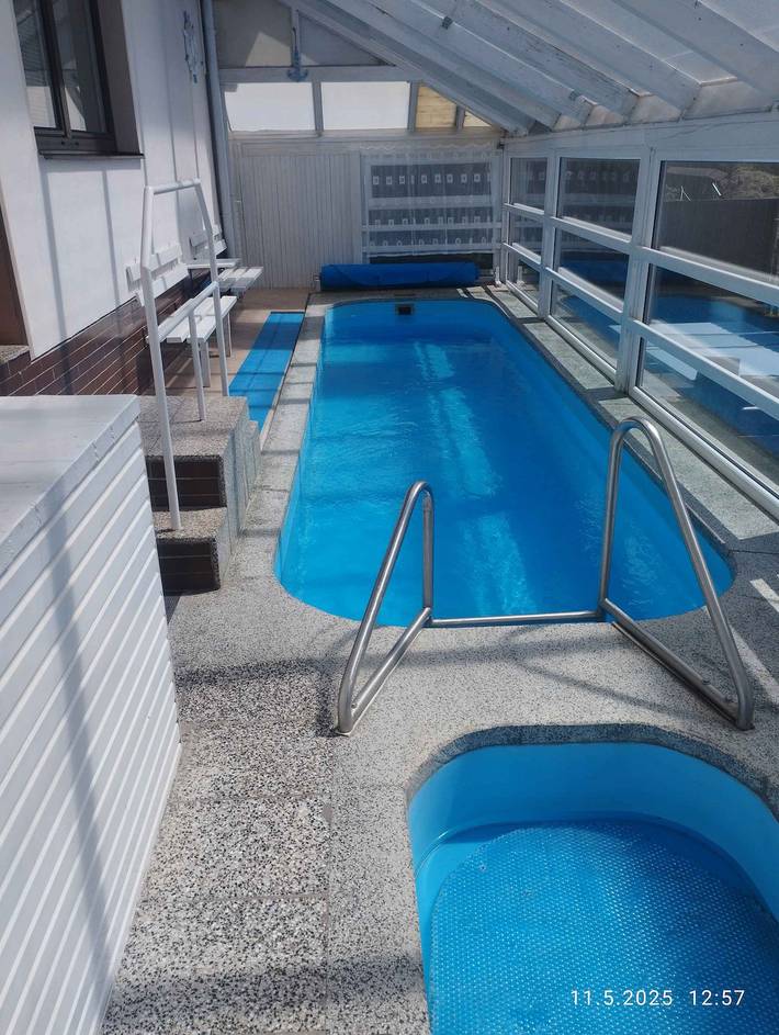 Casa vacanze con piscina, trampolino e campo da tennis in Skrdlovice, Vysocina e dintorni