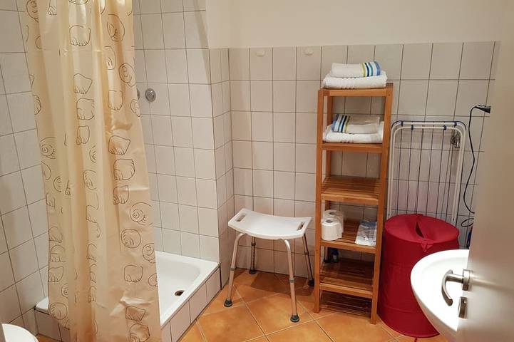 Ganze Wohnung, Sehr zentrale Ferienwohnung/150m zum großen Plöner See/ Fewo 1 in Plön, Plön (Stadt)