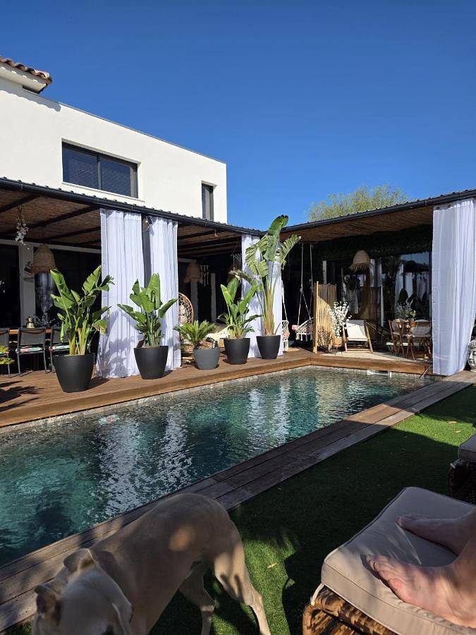 Chambre d’hôte pour 2 personnes, avec jacuzzi et terrasse ainsi que piscine et jardin à Puget-sur-Argens