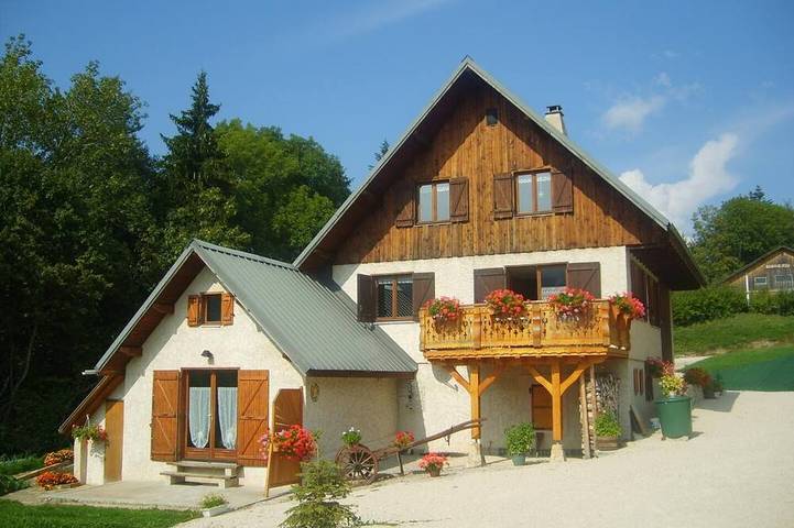 Location de vacances pour 3 personnes, avec Terrasse et Jardin à Entremont-le-Vieux