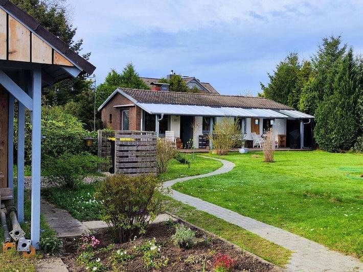 Ferienhaus für 4 Personen, mit Terrasse und Garten
