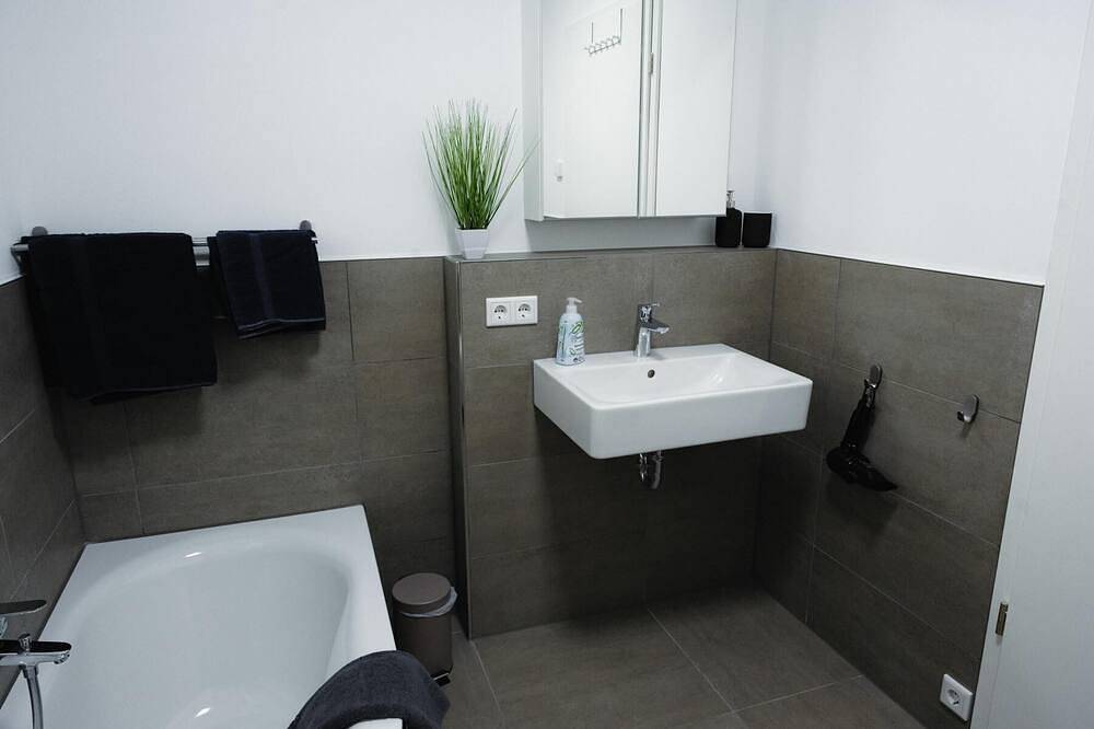 Ganze Wohnung, Myskyline - für 6 Personen, Dachterrasse, Balkon, Garage, Bettwäsche inkl. in Offenbach am Main, Offenbach