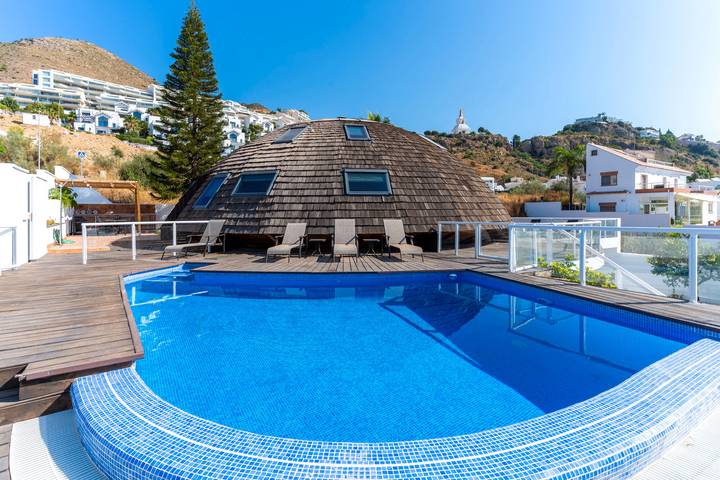 Casa para 6 personas, con jardín además de sauna y balcón en Benalmádena