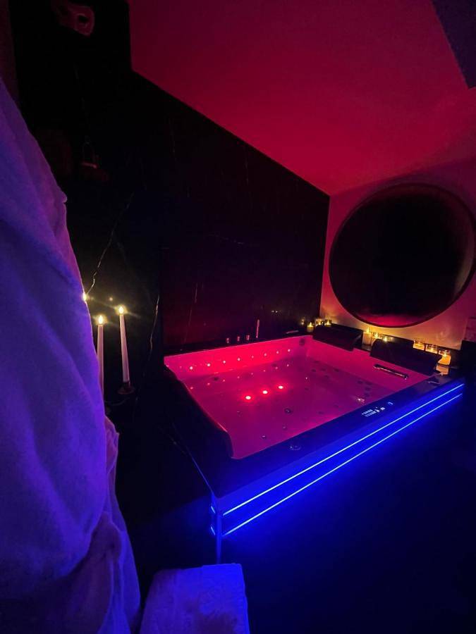 Apartamento de vacaciones para 2 personas, con jardín además de jacuzzi y sauna - 1