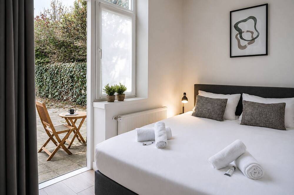 Ganze Wohnung, Nur wenige Schritte von Geschäften, Restaurants und öffentlichen Verkehrsmitteln entfernt, bietet diese Wohnung den perfekten Ausgangspunkt, um die Stadt zu entdecken. Ob geschäftlich oder privat – die zentrale Lage wird Sie begeistern. in Eindhoven, Nordbrabant