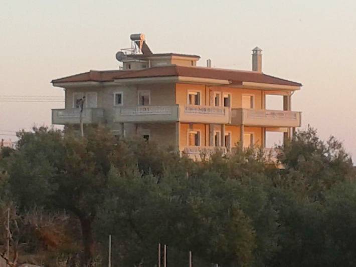 Appart’hôtel pour 4 personnes, avec vue ainsi que terrasse et jardin