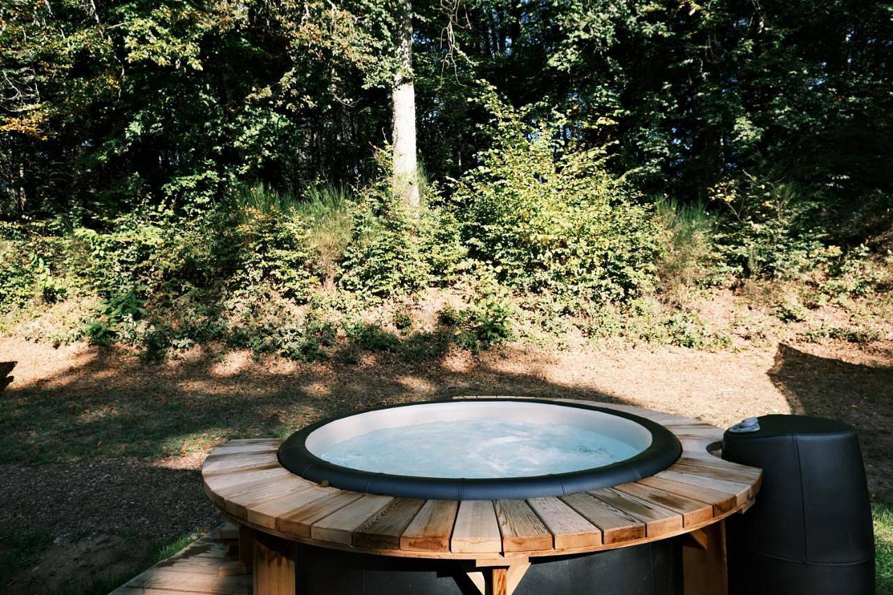 Lodge avec Spa privatif - Foret et Lac in Liginiac, Région d'Ussel
