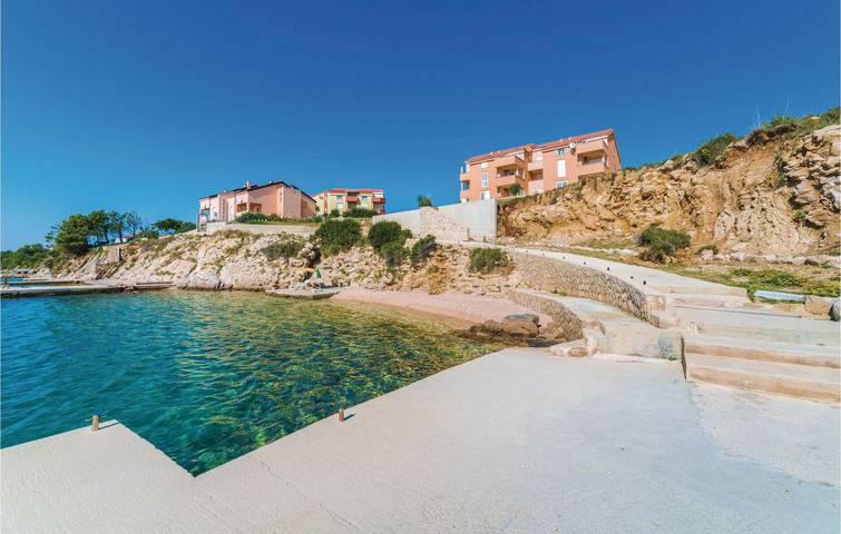 Gîte pour 4 personnes, avec terrasse dans Pag - 2