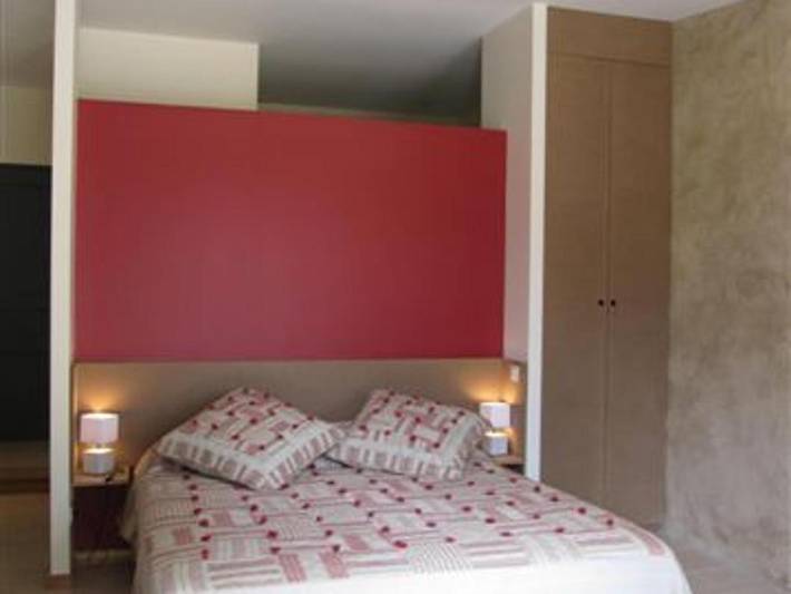 Gîte pour 2 personnes, avec terrasse et piscine dans Roussennac - 4