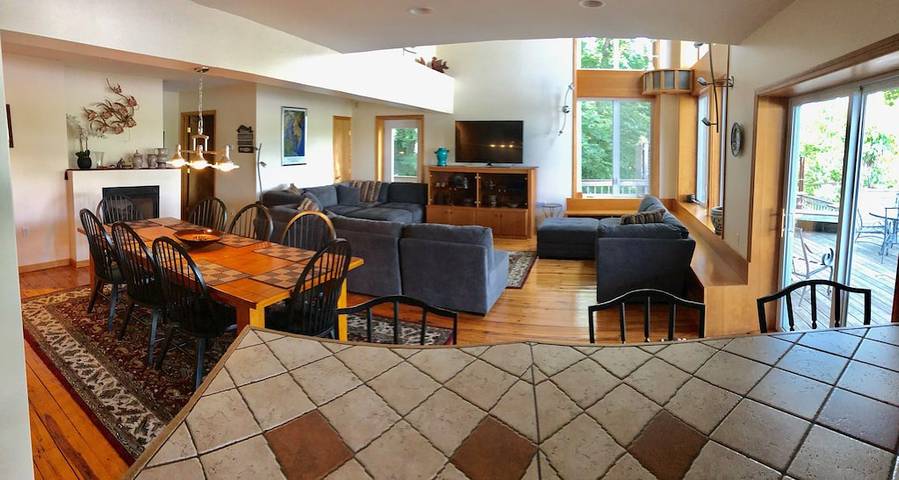 Vacation rental for 10 people, with yard and hot tub in Lancaster County