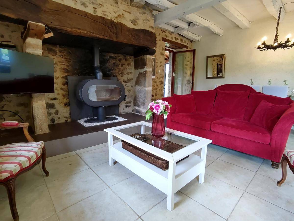 Maison en pierre avec piscine in Bilhac, Région de Brive-la-Gaillarde