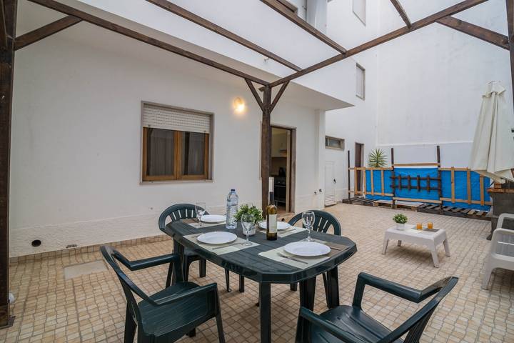 Appartamento intero, "Beach Residence 01" con terrazza, barbecue, Wi-Fi e Tv via cavo; Parcheggio disponibile in Armação de Pêra (costa), Armação de Pera