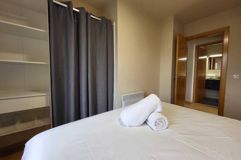 Entire apartment, Apartment with Beautiful Views in Osseja in Osséja, Parc naturel régional des Pyrénées catalanes