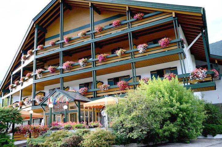 Hôtel pour 4 personnes, avec jardin et vue ainsi que sauna et piscine