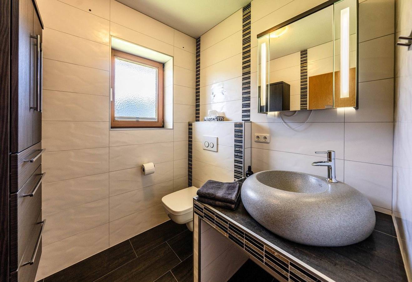 Ganze Wohnung, 4-Sterne Ferienwohnung - Haus Lara Fewo 2 für 2 mit Terrasse & Bergblick in Wallgau in Wallgau, Walchensee