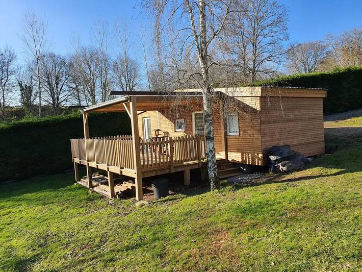 Gîte pour 4 personnes, avec Terrasse ainsi que Vue et Vue sur le lac à Saint-Hilaire-des-Loges