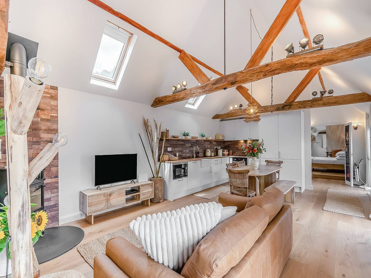 Weston Cottage - Uk50016 in Woking, Surrey