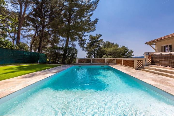 Location de vacances pour 10 personnes, avec piscine et jardin à Velaux - 4