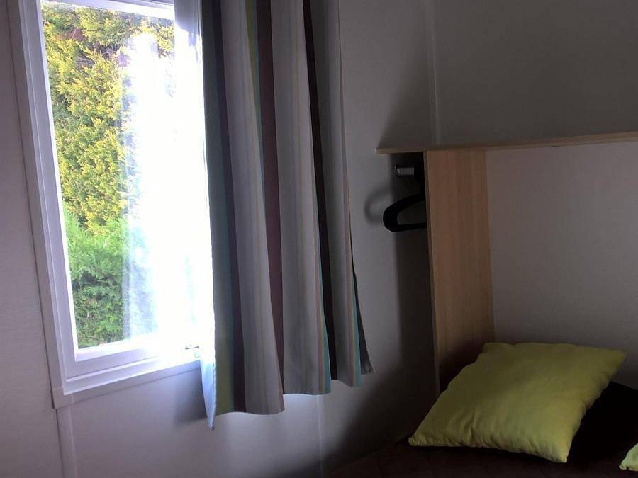 Camping Des Favards - Bungalow toilé 5 personnes - Mobil Home Essentiel - sans sanitaires in Violès, Vaucluse