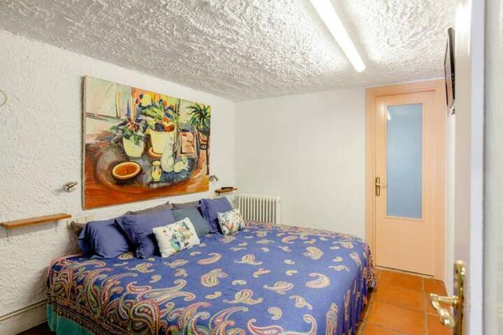 Location de vacances pour 2 personnes, avec Terrasse ainsi que Jardin et Piscine à La Garriga