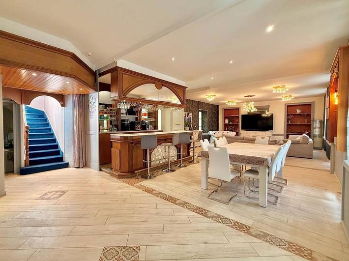 Cottage pour 2 personnes, avec jardin ainsi que piscine et terrasse à Vibraye